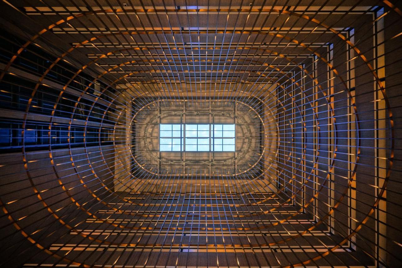 מלון Crowne Plaza Tainan By Ihg מראה חיצוני תמונה The ceiling of the main atrium
