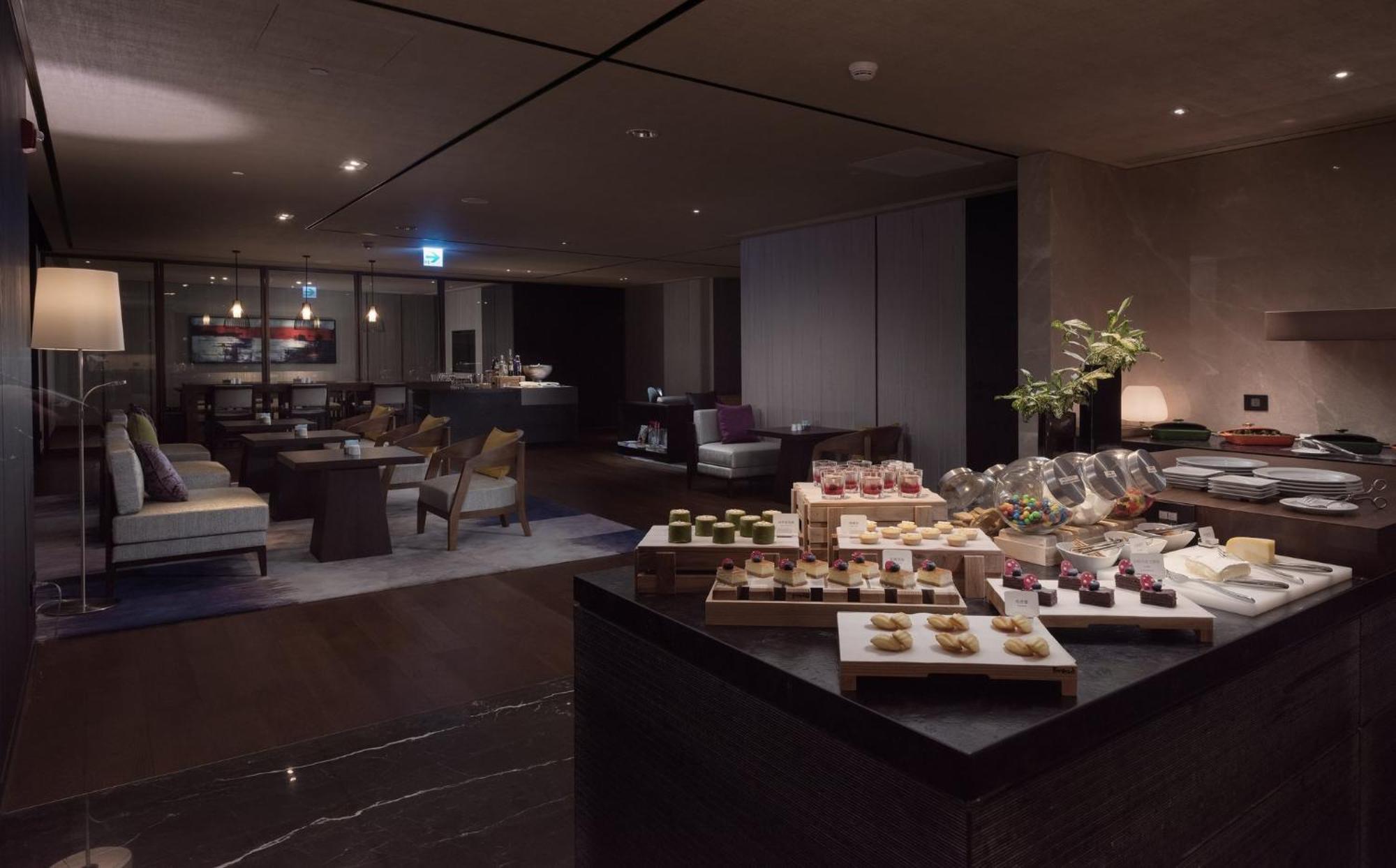 מלון Crowne Plaza Tainan By Ihg מראה חיצוני תמונה The lounge at the airport